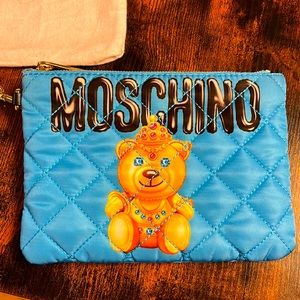 ❤️‍🔥Hot Deal Moschino couture Jeremy Scott bear princess quilted clutch.